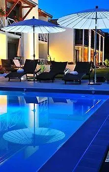Hotel Les Jardins Du Lac, The Originals Relais